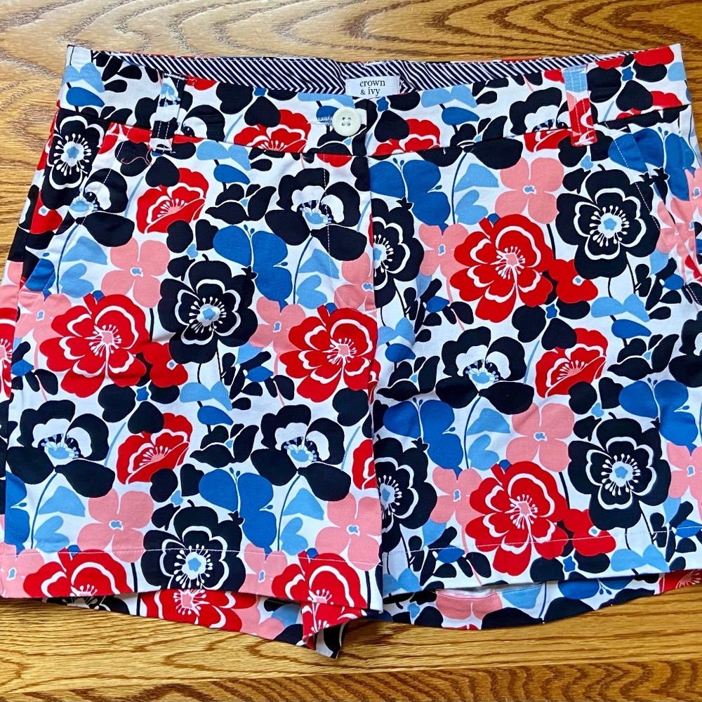 Crown & Ivy 5 Inch Printed Shorts - EUC - Size 10